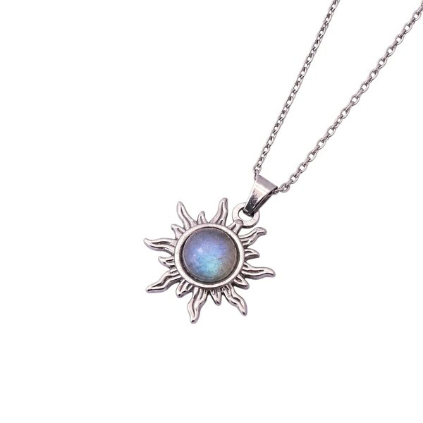 Zilveren stainless steel ketting met een zon hanger met labradoriet.