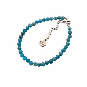 Armband met donkerzilverkleurig verlengkettinkje en apatiet kraaltjes.