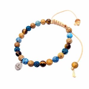 Geknoopte armband met beige koord en jaspis, blue crazy agaat, tijgeroog en blauw/groene rhinestone kralen
