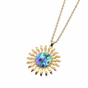 Goudkleurige stainless steel ketting met zonhanger en abaloneschelp