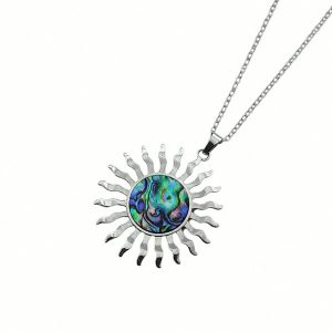 Zilverkleurige stainless steel ketting met zonhanger en abaloneschelp