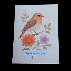 Kaartje met vogel en bloemen
