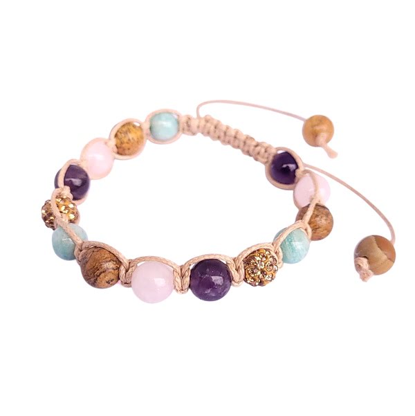 Geknoopte armband van beige koord en amethist, rozenkwarts, jaspis, amazoniet en rhinestone kralen