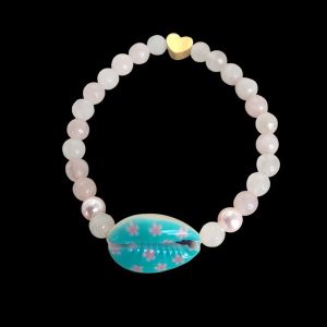 Elastische armband rozenkwarts met handgeschilderde schelp