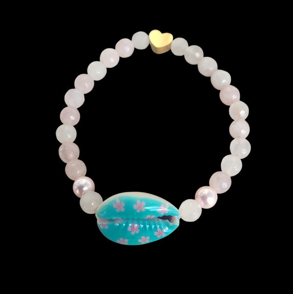 Elastische armband rozenkwarts met handgeschilderde schelp