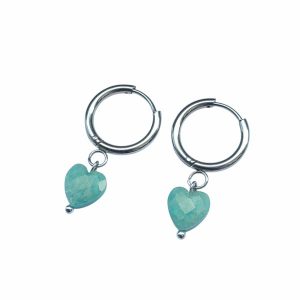 Zilverkleurige stainless steel oorbelringen met amazoniet hartjes