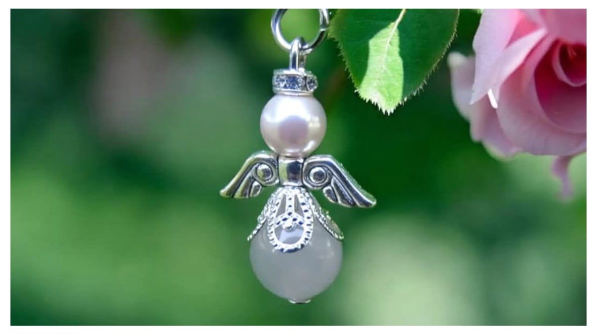 Edelsteen engeltje rozenkwarts met Swarovski parel